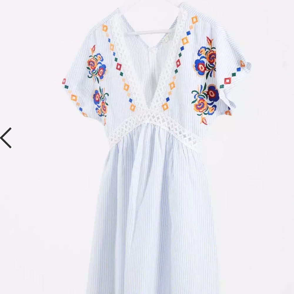 En Crème Smock Dress with Floral Embroidery